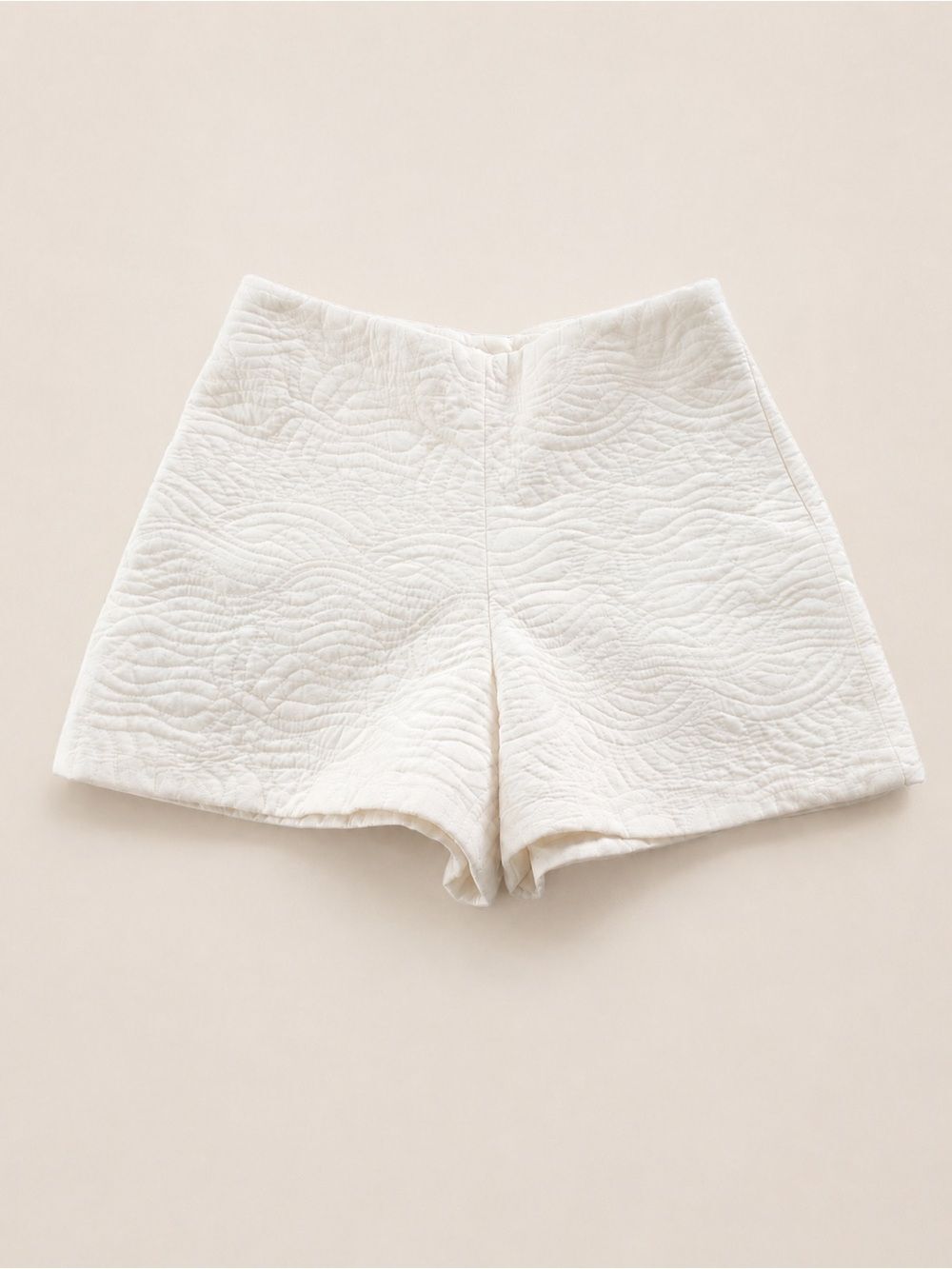 Kiabi Ivory Quilted High Rise Tailored Shorts Size 36 US 26